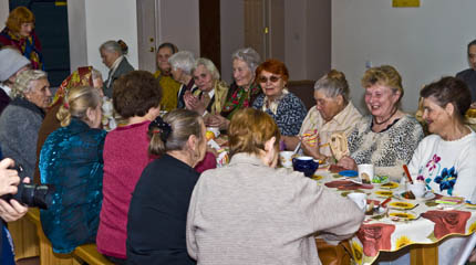 Former GULAG prisoners meeting at the Catholic church in Magadan, 2007